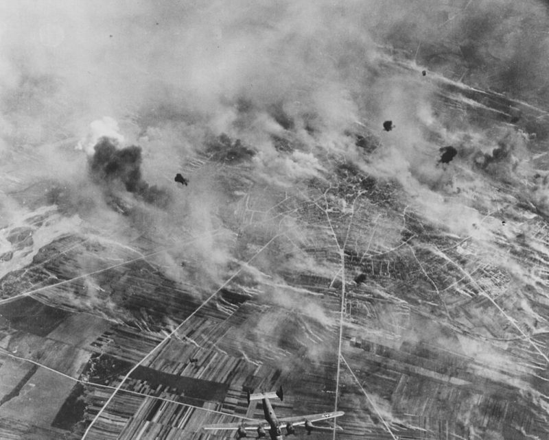 Бомбардировщики B-24 над Плоешти. 1 августа 1943 г.