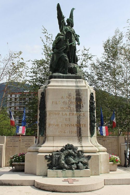 г. Бельгард-сюр-Вальсерин. Военный мемориал.