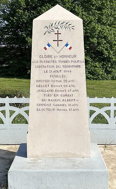 п. Сен-Сир-сюр-Ментон. Памятник Сопротивлению.