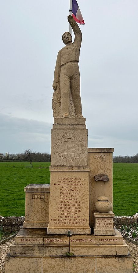 п. Корматин. Памятник погибшим бойцам Сопротивления.
