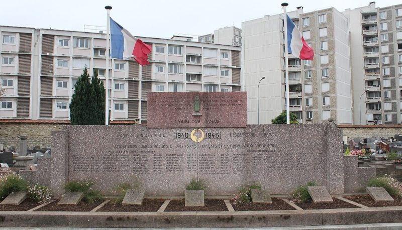 п. Сена-Сен-Дени. Памятник погибшим членам Сопротивления на кладбище Сен-Уан. 