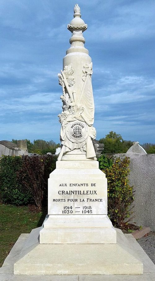 п. Крентийе. Памятник погибшим в годы войны.