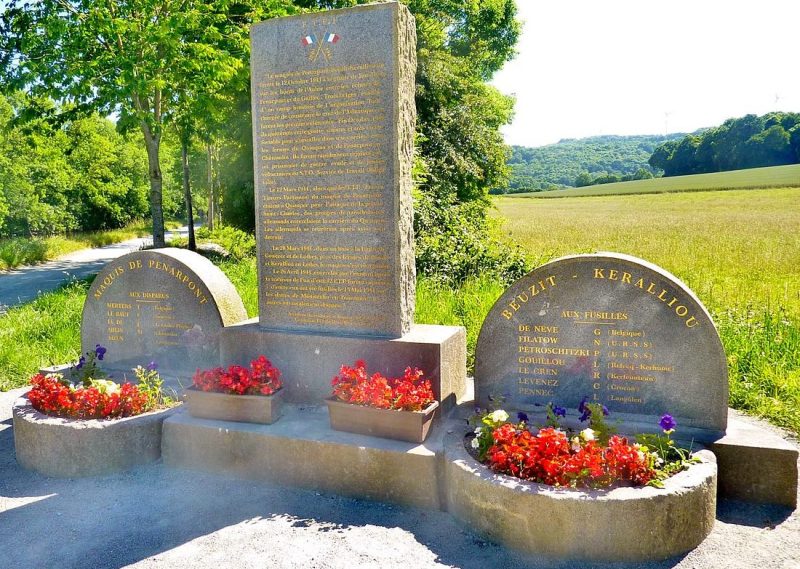 п. Пенарпон-Безит-Кераллиу. Памятник погибшим маки. 