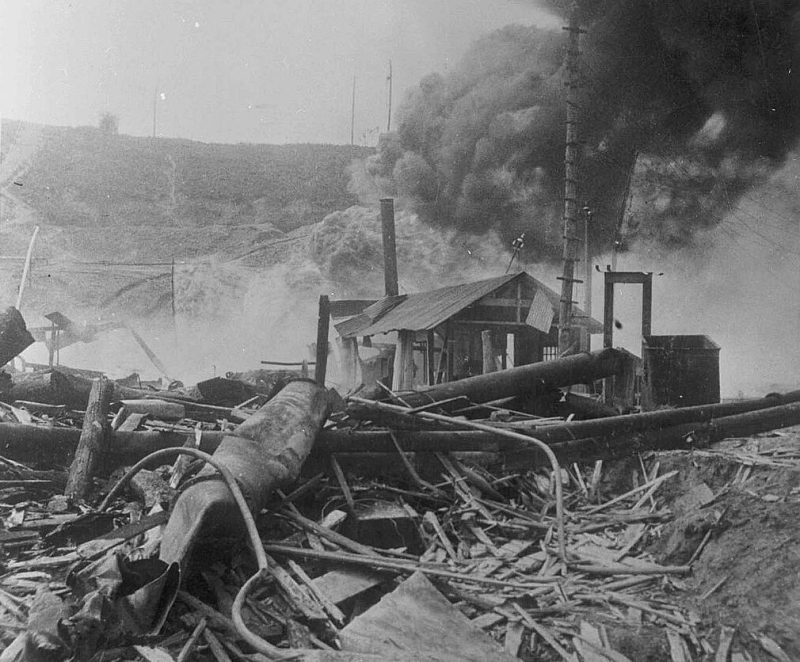 Пожары и разрушения на нефтепромысле. 1 августа 1943 г.