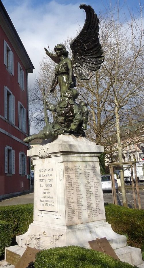 п. Ла-Рош-сюр-Форон. Военный мемориал.