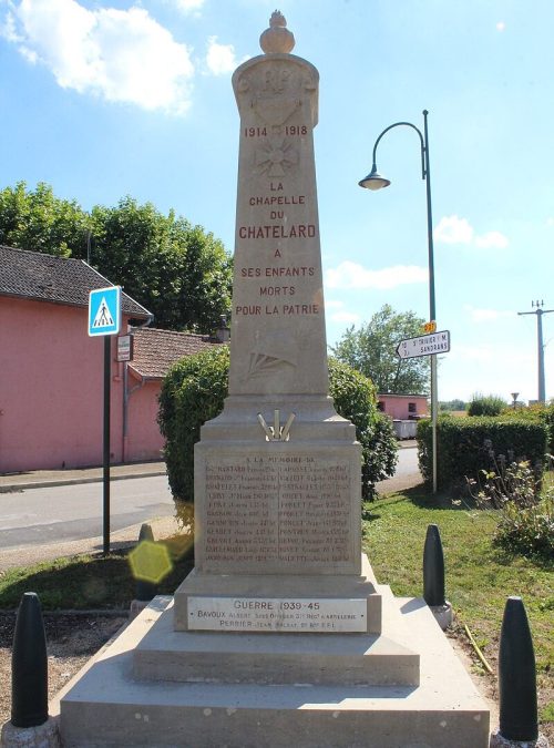 г. Ла-Шапель-дю-Шатлар. Военный мемориал. 