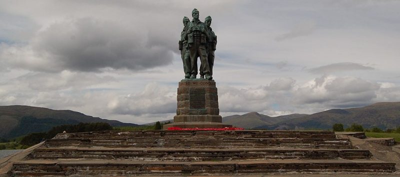 с. Спин-Бридж. Памятник коммандос.