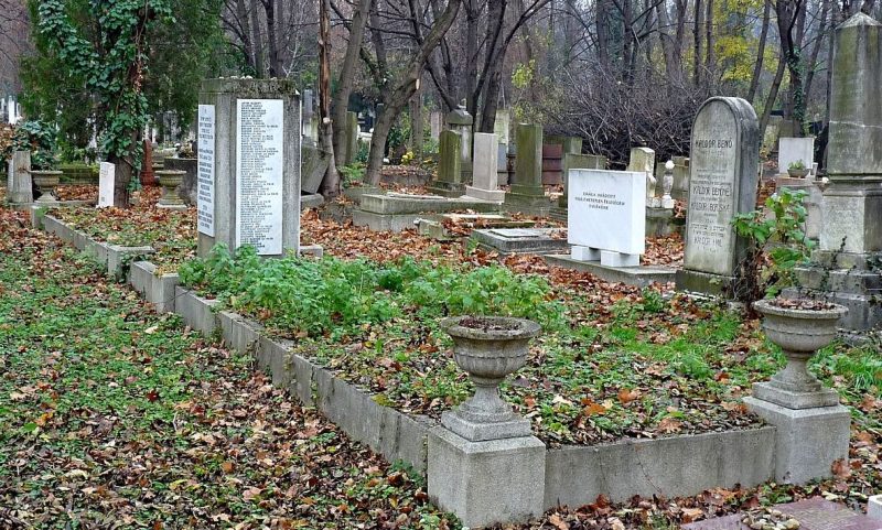 г. Будапешт. Мемориал жертвам Холокоста на еврейском кладбище в Обуде.