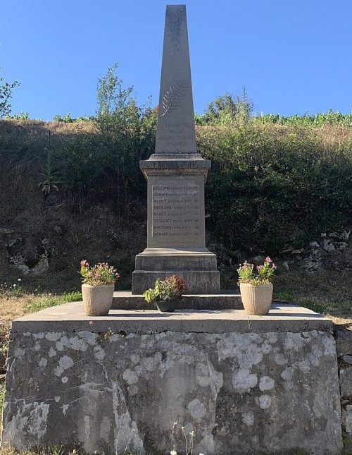 г. Понсье. Военный мемориал. 