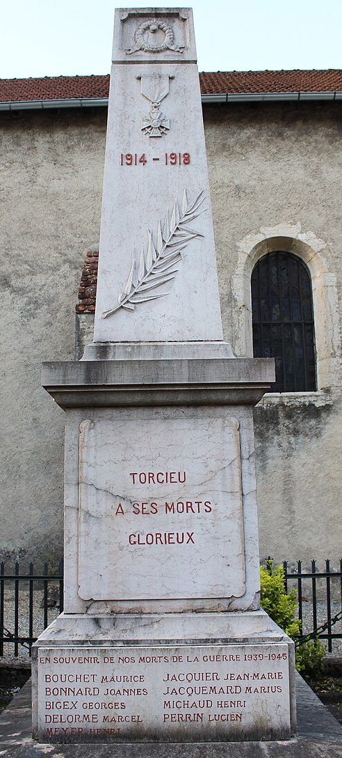 г. Торсье. Военный мемориал.