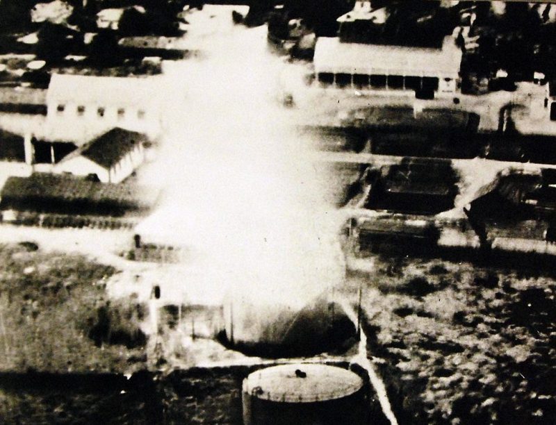 Горит нефтеперерабатывающий завод «Стяуа Романа». 1 августа 1943 г.