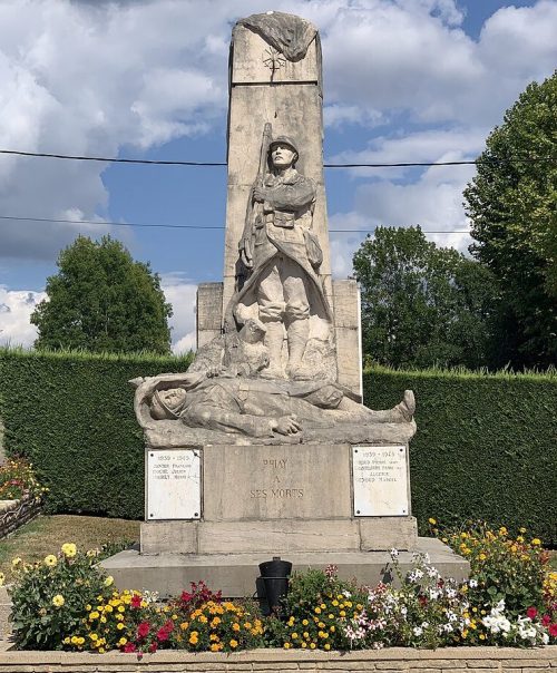 г. Приай. Военный мемориал. 