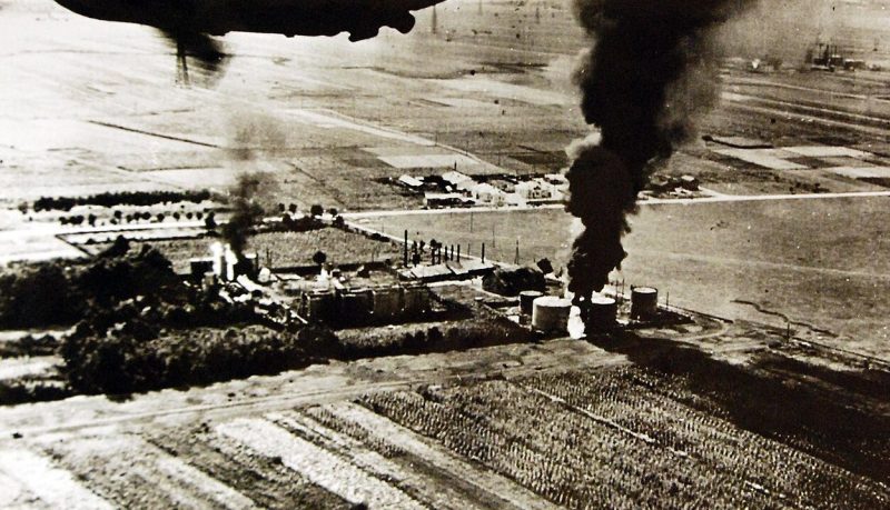 Пожар на одном из нефтехранилищ Плоешти. 1 августа 1943 г.