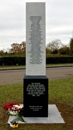 с. Темпсфорд. Военный мемориал.