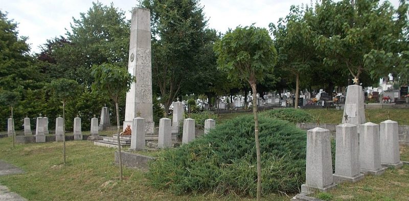 г. Дорог. Советское военное кладбище. 