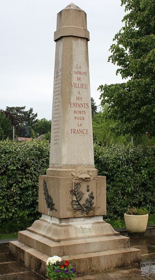 г. Вильё. Военный мемориал. 