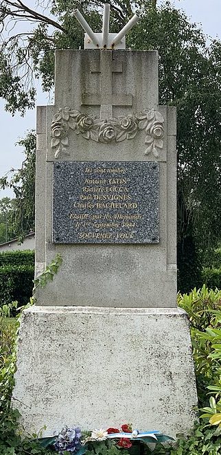 п. Рийе-ла-Пап. Памятник мученикам войны.