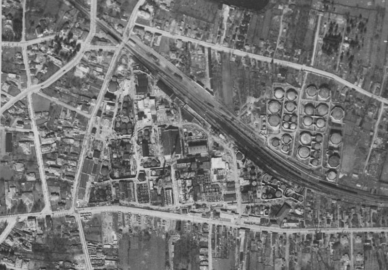 Нефтеперерабатывающий завод «Стяуа Романо» после бомбардировки. Август 1943 г.