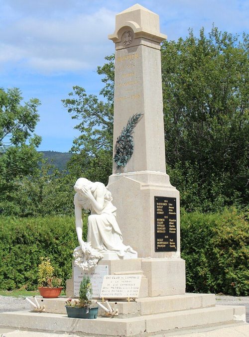 г. Рюффьё. Военный мемориал.