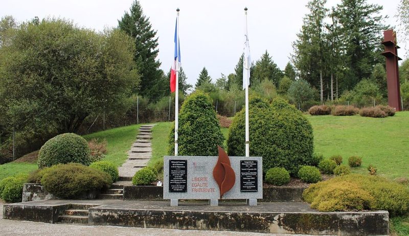 п. Витрак-сюр-Монтан. Мемориал бойцам Сопротивления.