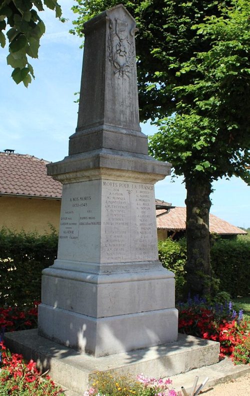 г. Сен-Андре-д'Юриа. Военный мемориал.