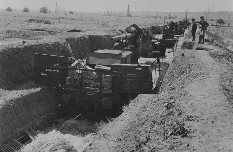 128-мм железнодорожные орудия были самыми мощными в Плоешти. Июль 1943 г.