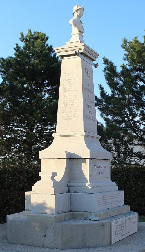 г. Вьё-д'Изенав. Военный мемориал.