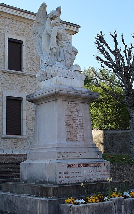  г. Ломпньё. Военный мемориал. 