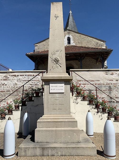 г. Шано-Шатне. Военный мемориал. 