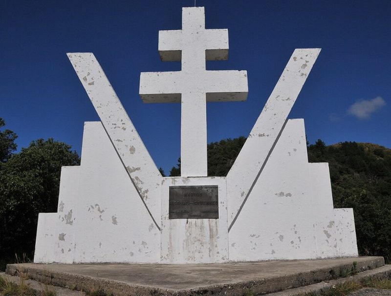 п. Гарда. Памятники Сопротивлению. 