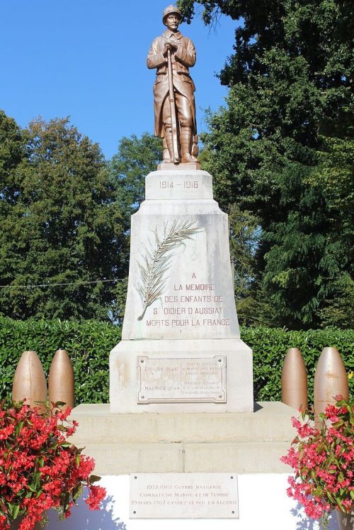 г. Сен-Дидье-д'Оссиа. Военный мемориал.