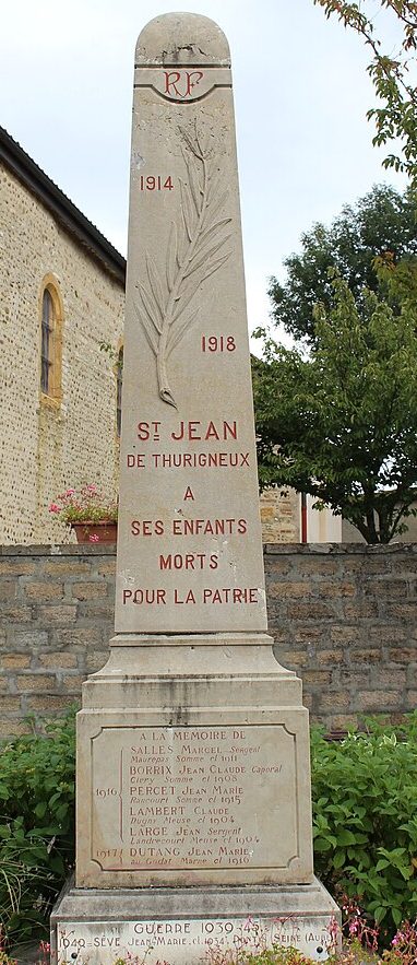 г. Сен-Жан-де-Тюриньё. Военный мемориал. 
