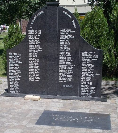 г. Кишкёрёш. Мемориалы Второй мировой войне.