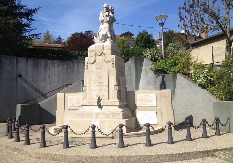 г. Мексимьё. Военный мемориал. 