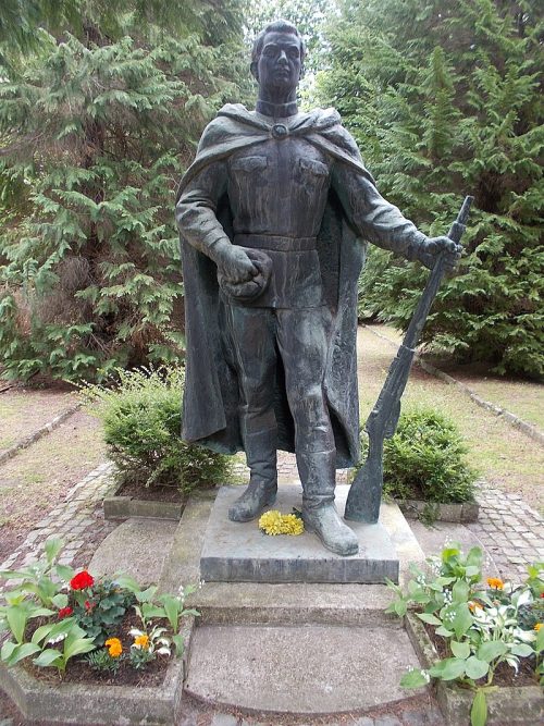 г. Надьканижа. Болгарско-Советское кладбище.