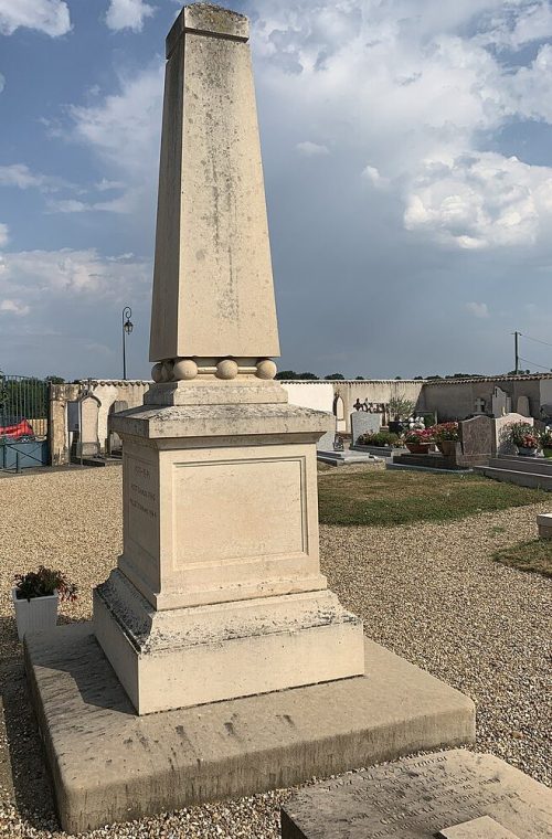 г. Монсо. Военный мемориал. 