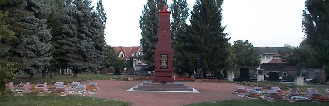 г. Ньиредьхаз. Советское военное кладбище.