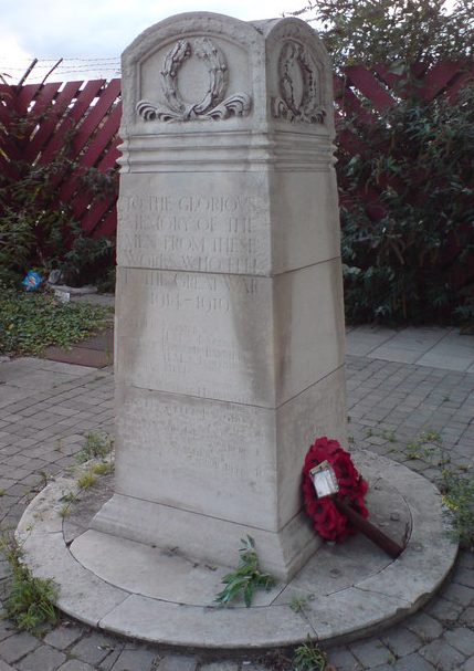 г. Лондон. Военный мемориал в Сильвертауне. 