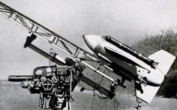 Зенитная ракета «Enzian» на пусковом станке.