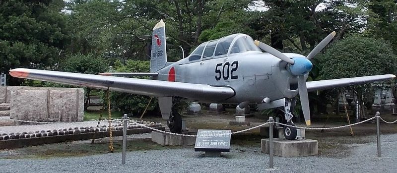 г. Минамикюсю. Памятники в Музее мира для лётчиков-камикадзе.