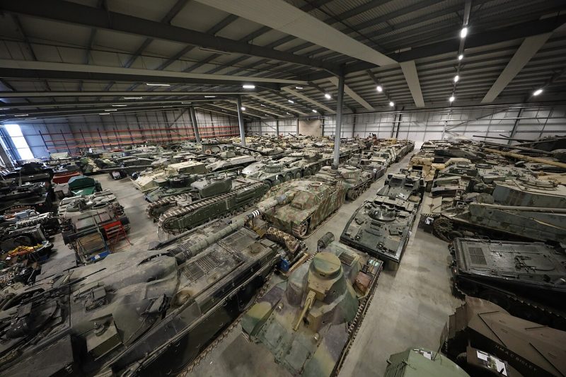 Интерьер Центра консервации транспортных средств.