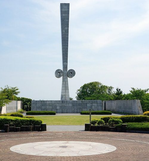 г. Химедзи. Кенотаф в память о жертвах городских авианалётов во время войны на Тихом океане.