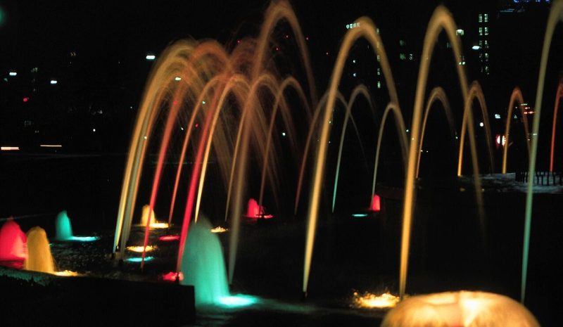 г. Хиросима. Фонтан молитвы — фонтан-памятник, посвященный жертвам атомной бомбардировки города.