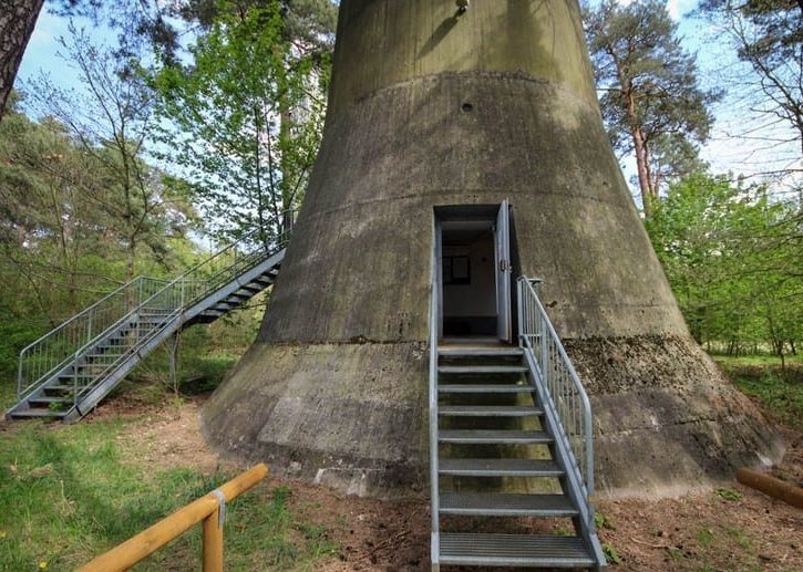 Башня-музей, расположенная в г. Вюнсдорфе. 