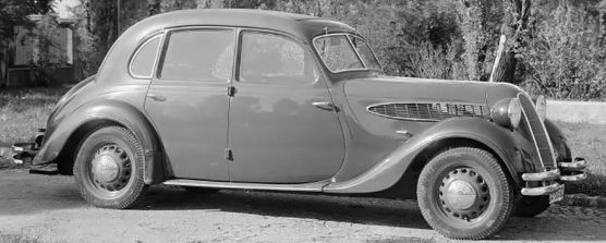 Среднеразмерный седан BMW-326.