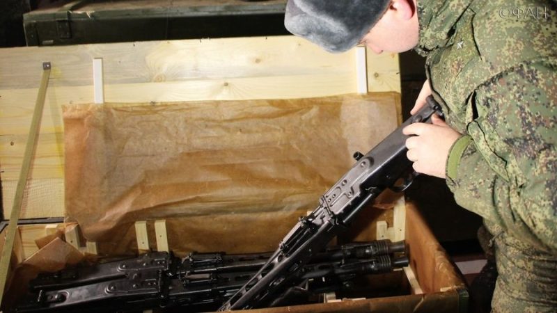 Пулемета MG 42 по четыре штуки в ящике.